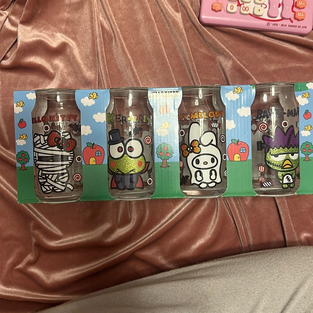 Hello kitty Halloween cups